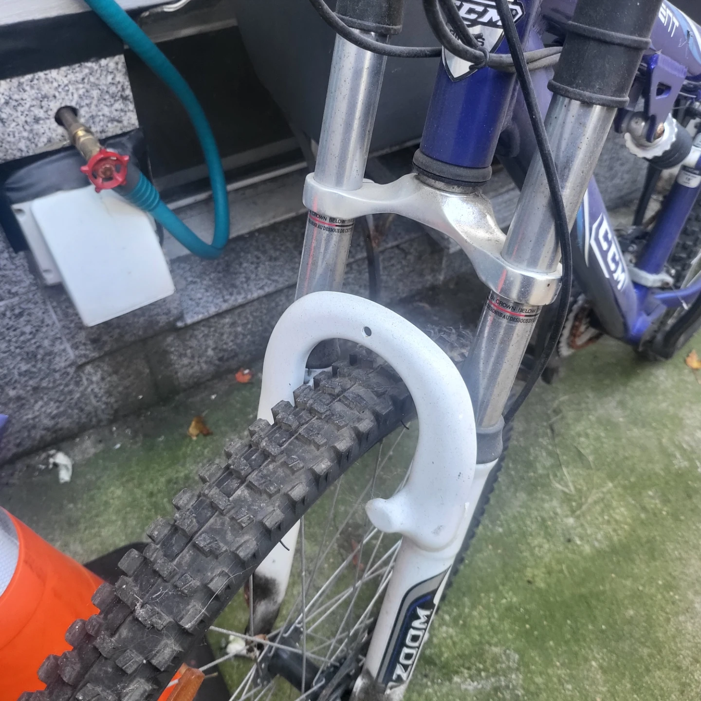 CCM Descent Full Suspension Mountain Bike - photo 3