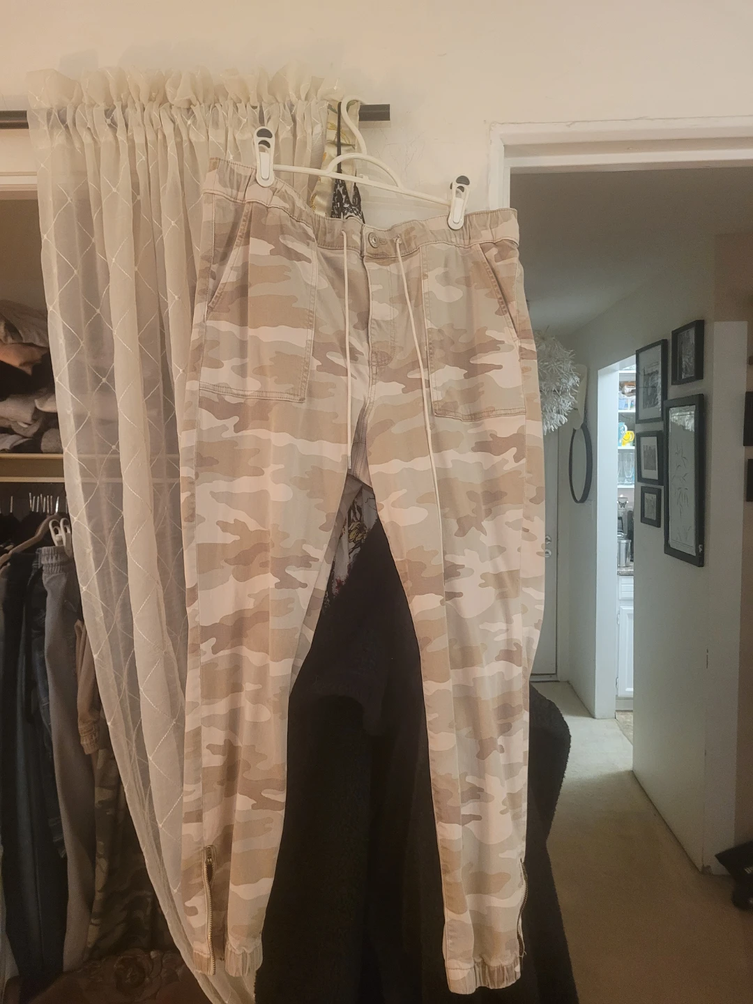 American Eagle Camo Jogger Pants Size 16
