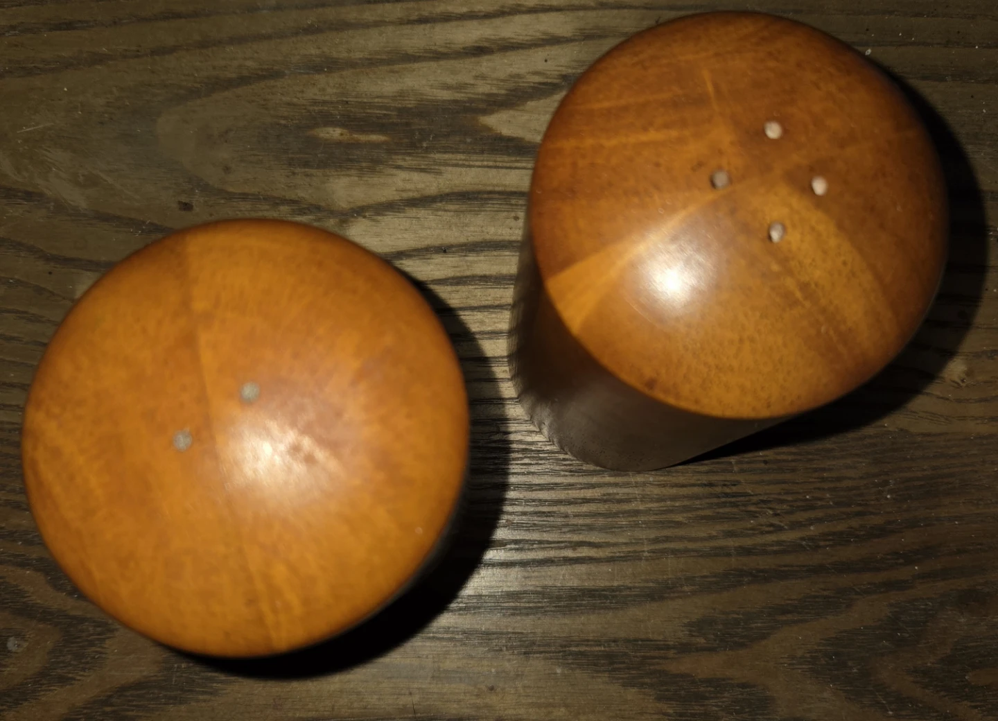 vintage set of Wooden Salt and Pepper Shakers - photo 5