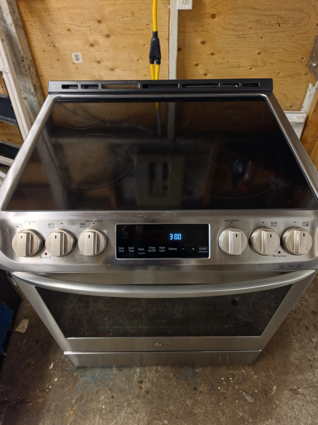 Delivery Available - LG  Stainless Steel  4 Years Old - photo 4
