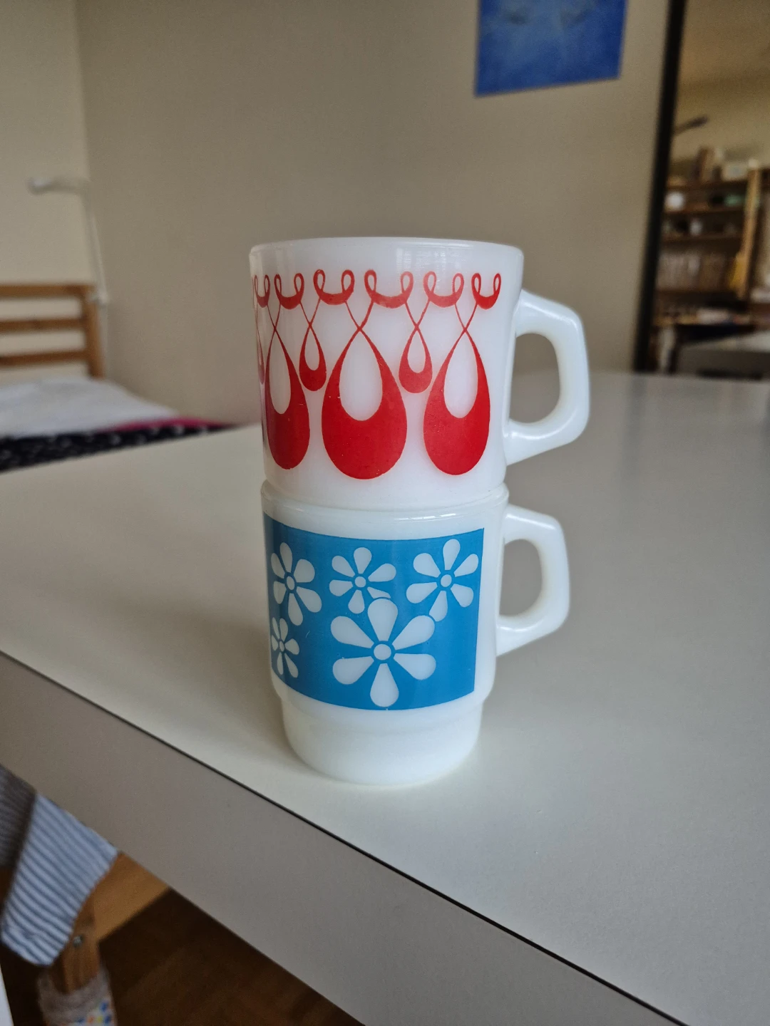 2 Vintage Milk Glass Fire King Anchor Hocking Milkglass Mugs - photo 2