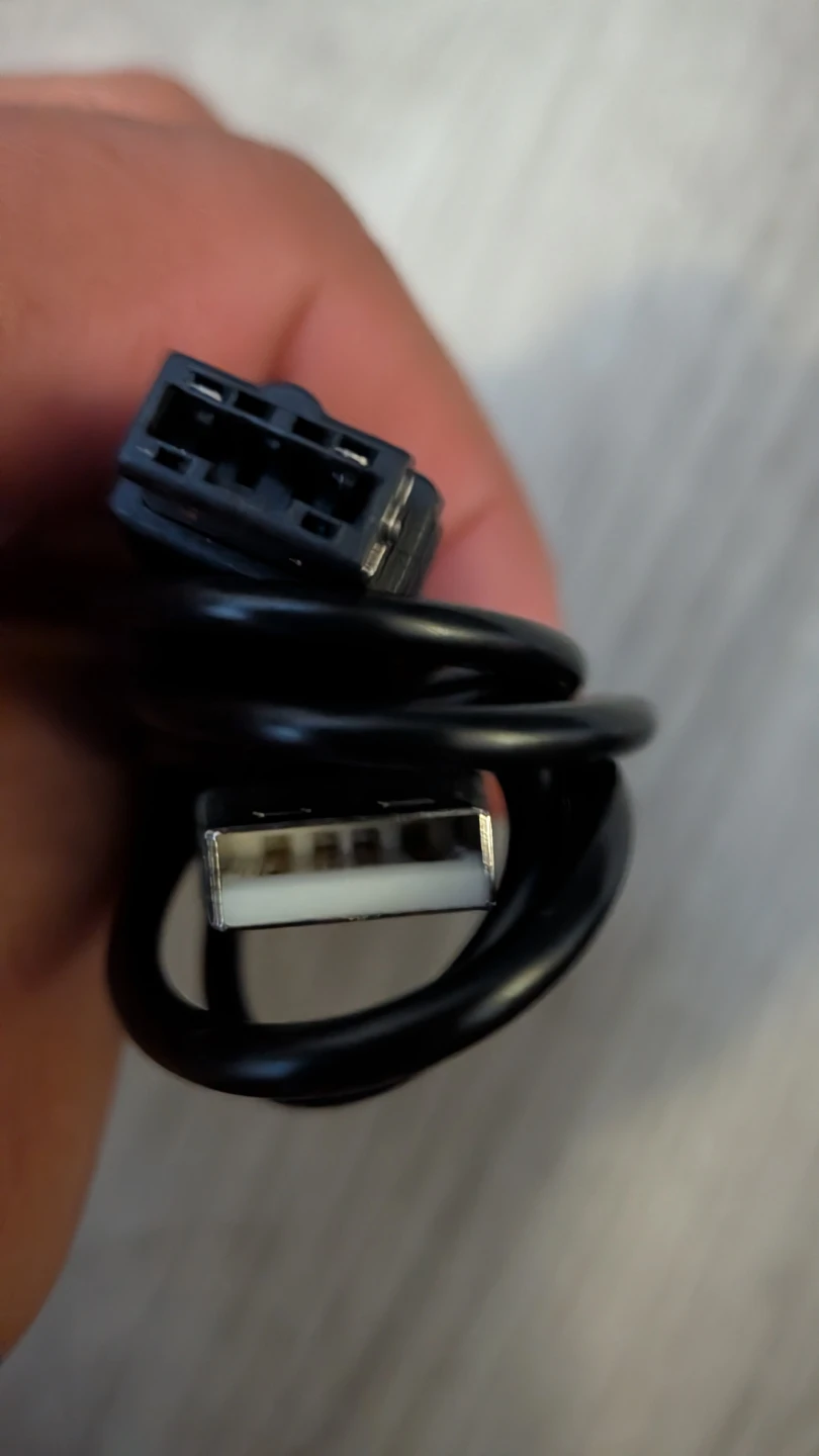 Gameboy Advance USB to Proprietary Charging Cable - photo 2