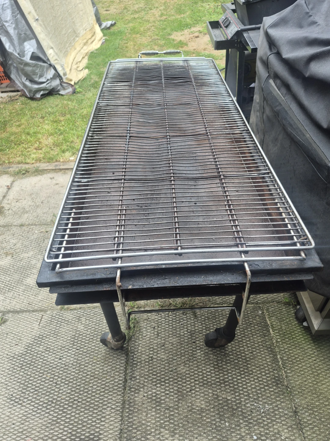 Crown Verity Mobile Charcoal Grill - photo 2