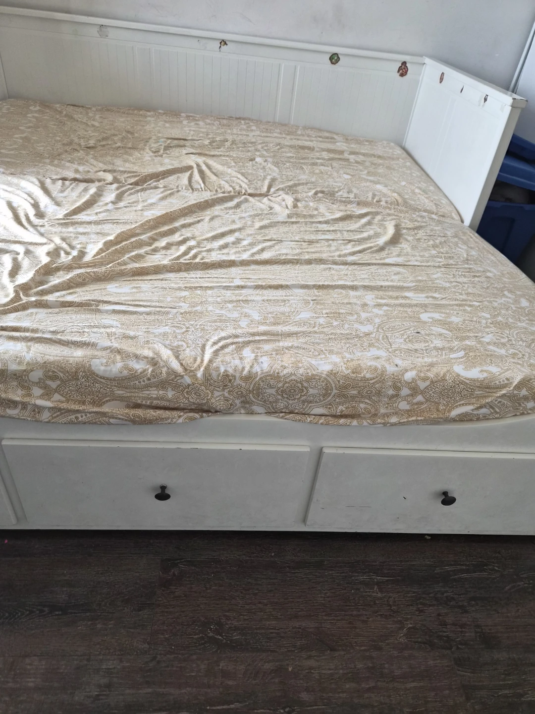 White IKEA Hemnes Daybed only frame,   mattress not included