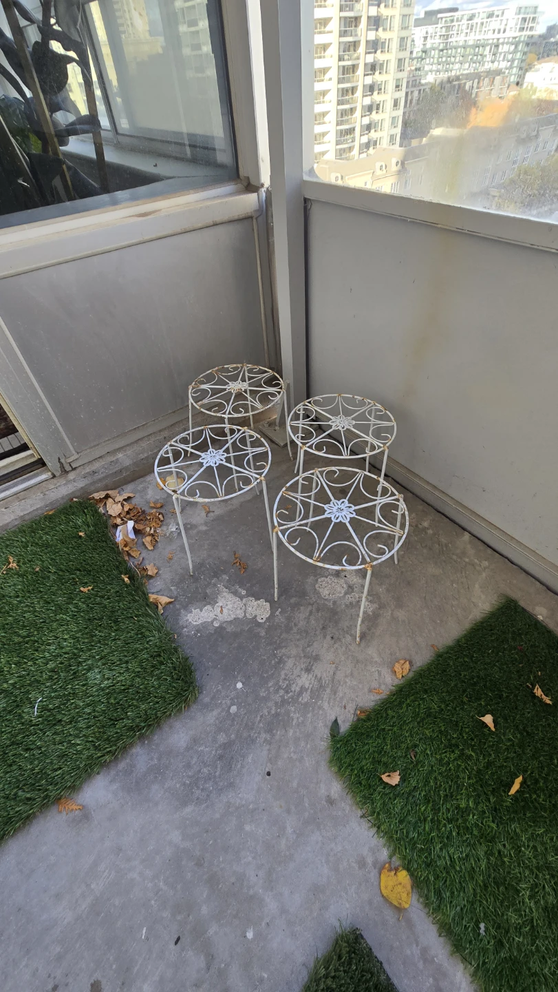 Set of 4 vintage-style white metal plant stands very sturdy - photo 2