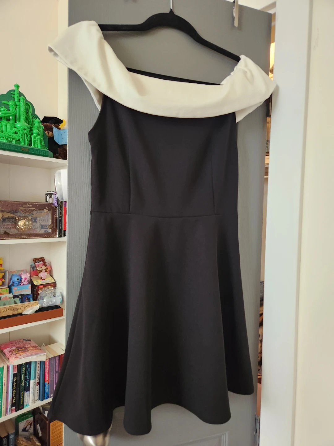 Black and white off-the-shoulder dress - photo 2