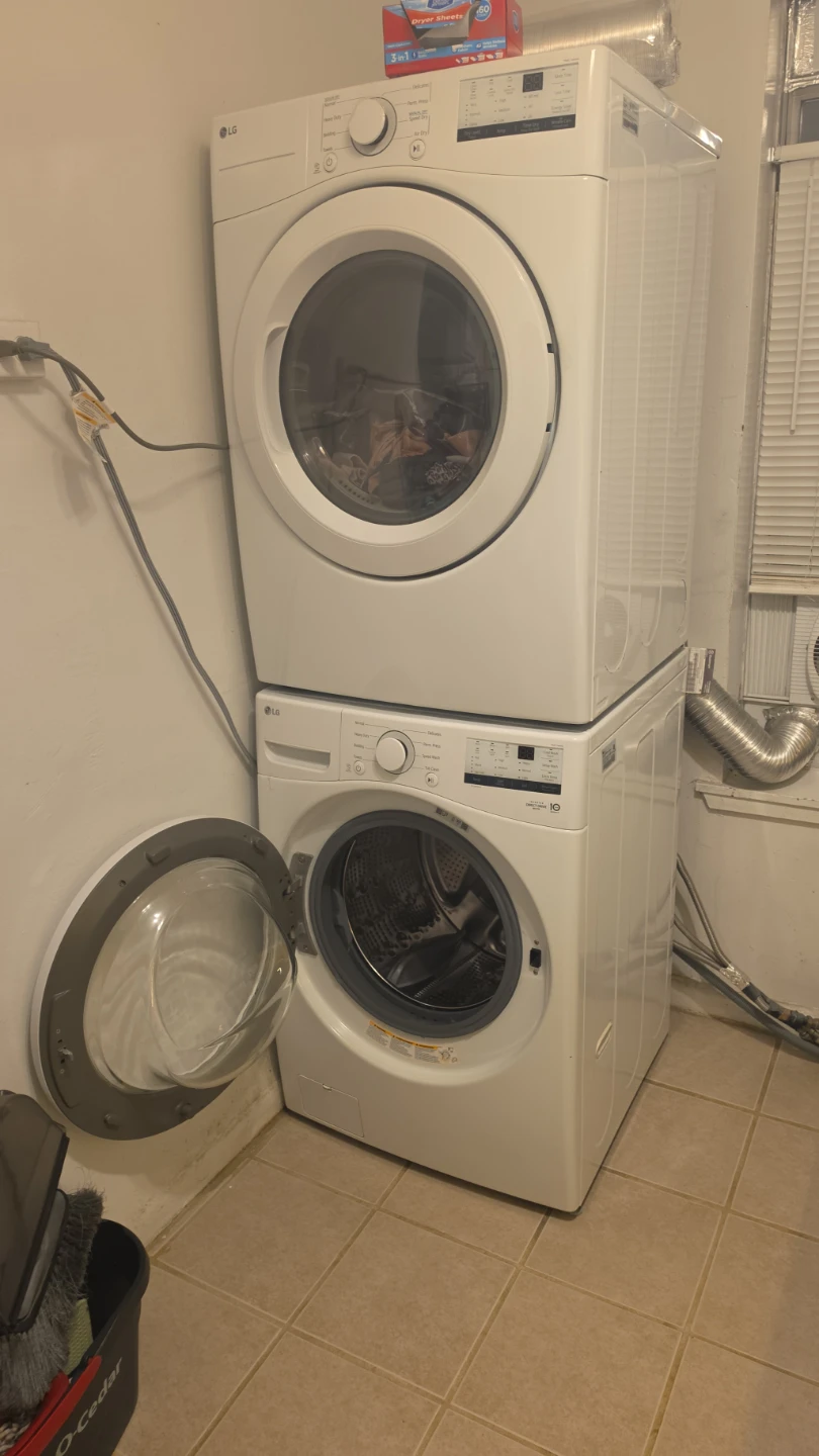 LG Stacked Washer and gas Dryer Set