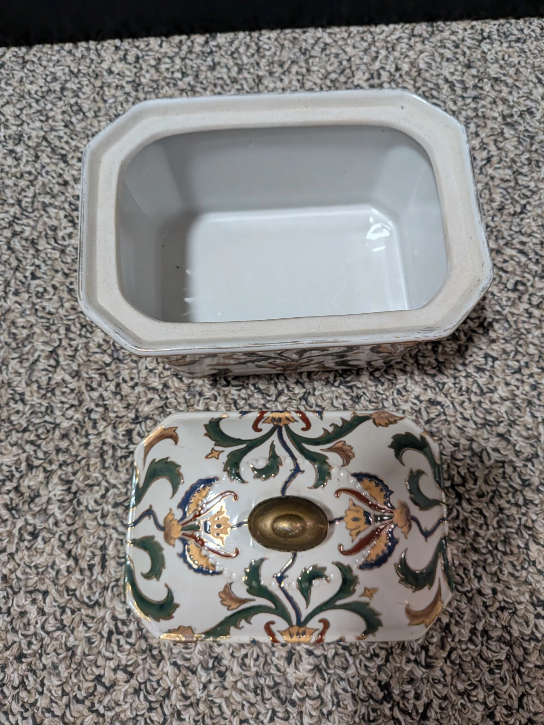 Vintage Oriental Accent Co. porcelain decorative lidded box - photo 3