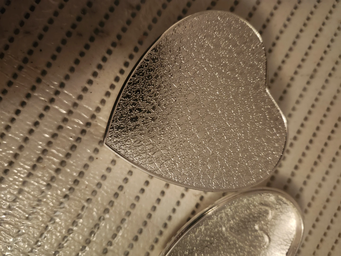 Heart Shaped Silver Tone Trinket Box - photo 3