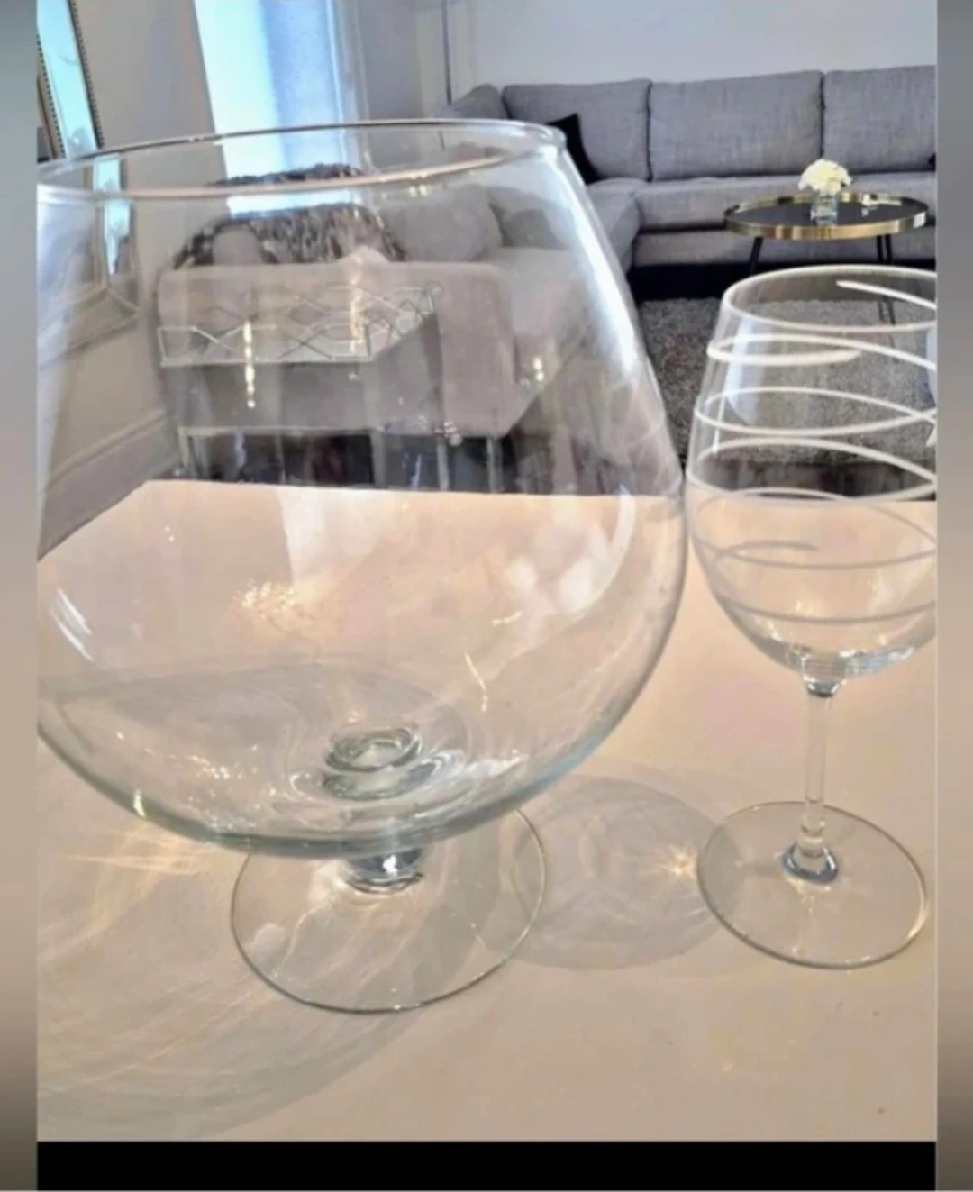 New Massive Wine Cocktail Glass - Card Holder For Wedding