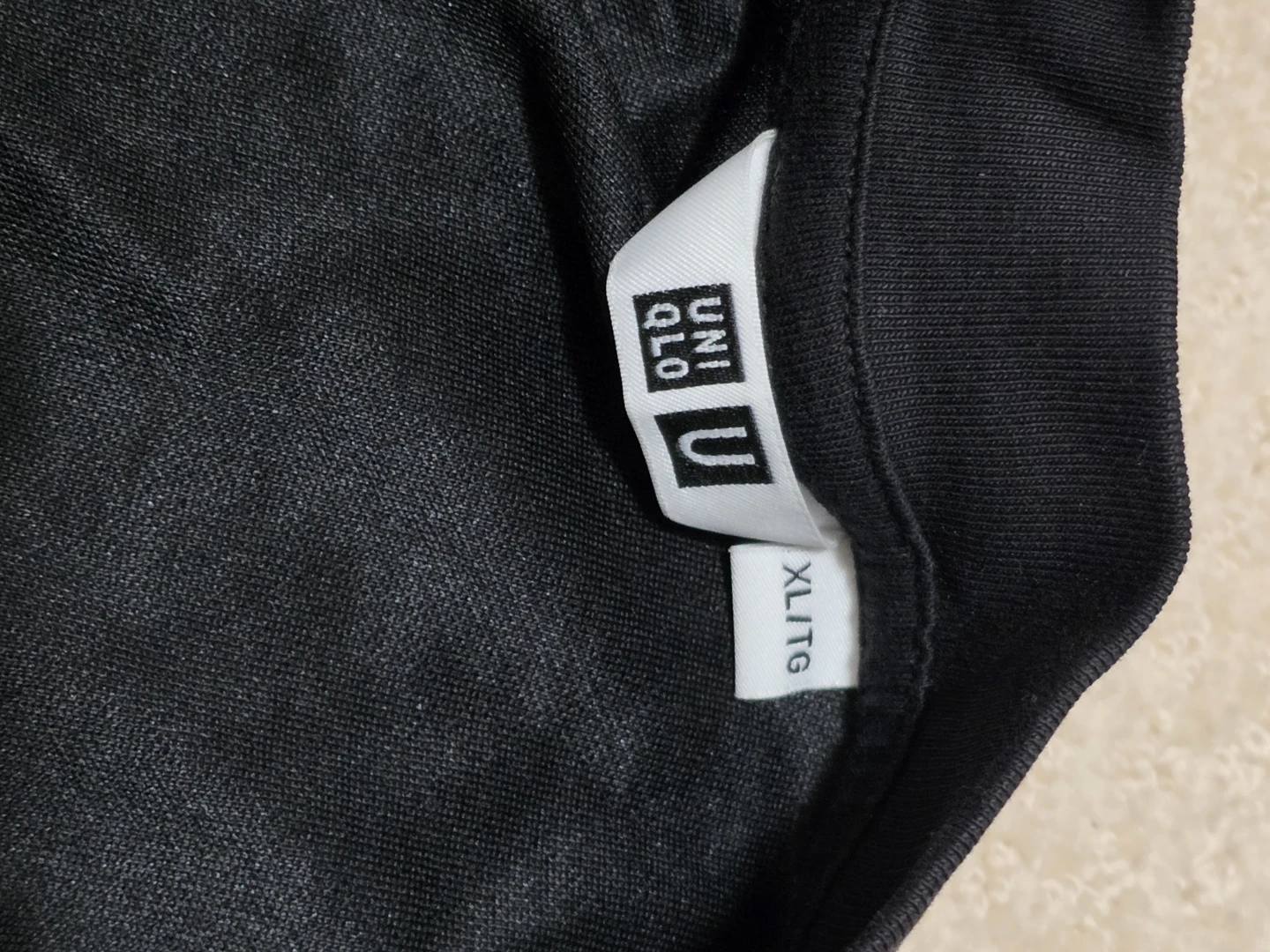 Uniqlo U Black T-Shirt - photo 2