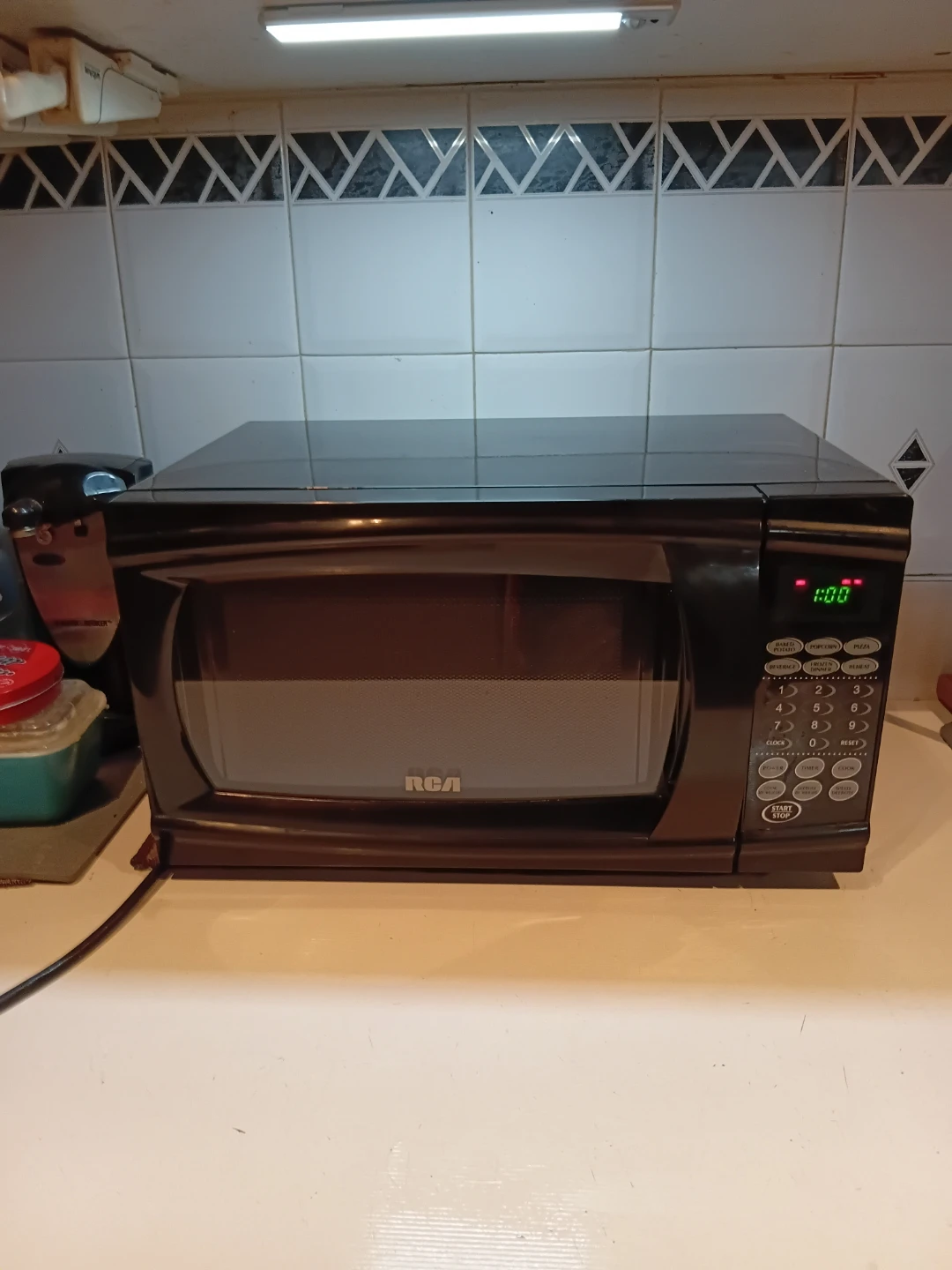 RCA Black Compact Microwave READ DESCRIPTION ON SIZE