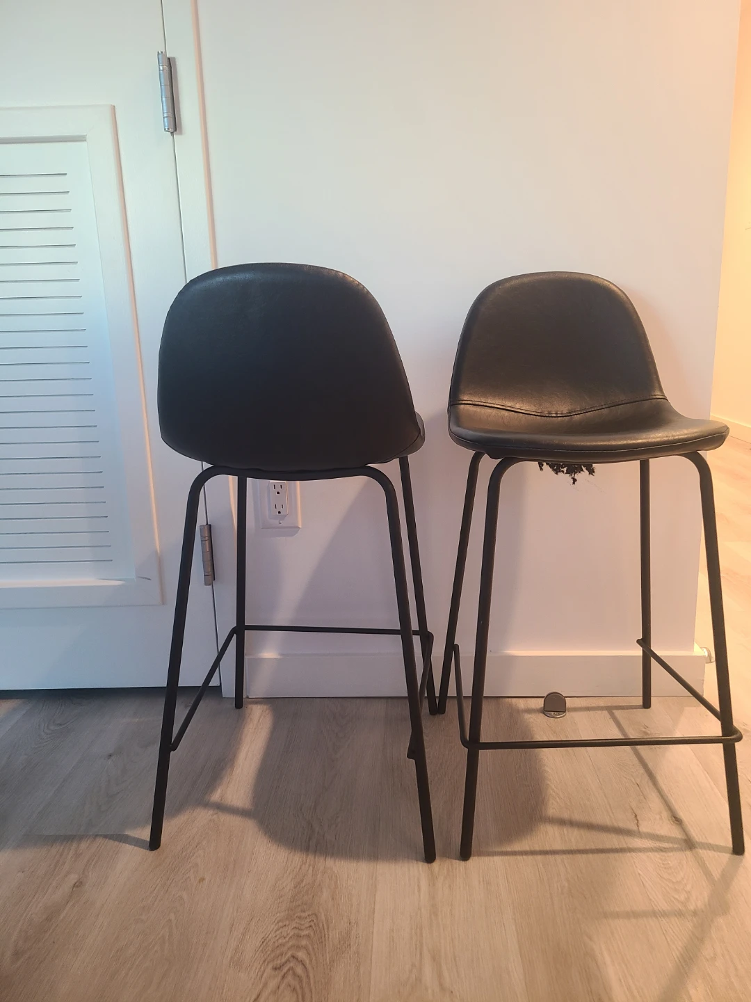 Set of 2 Black Faux Leather Bar stools - photo 2