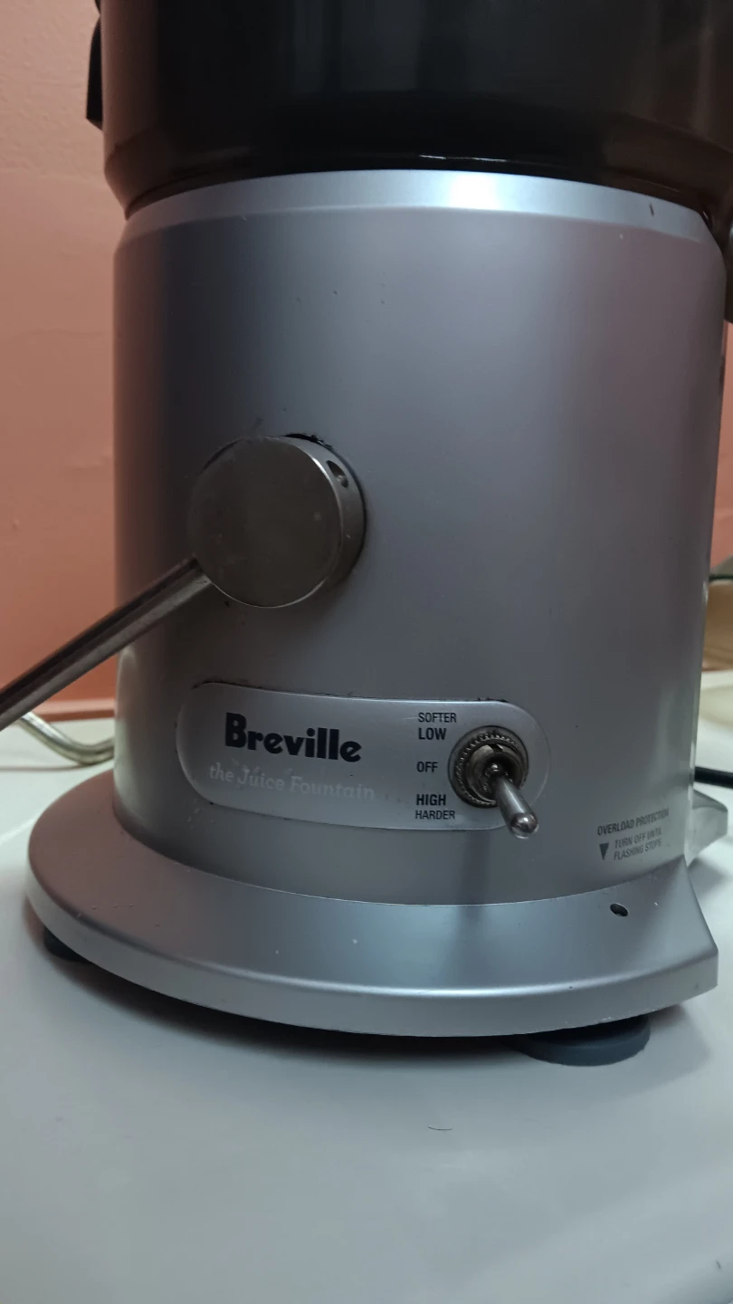 BREVILLE JUICER