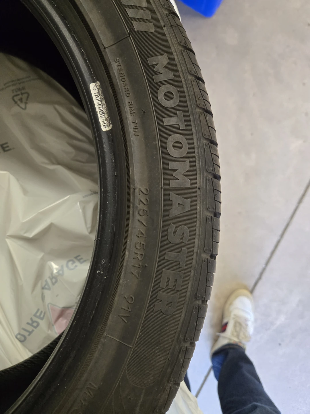 4 Motomaster Winter Tires 225/45R17