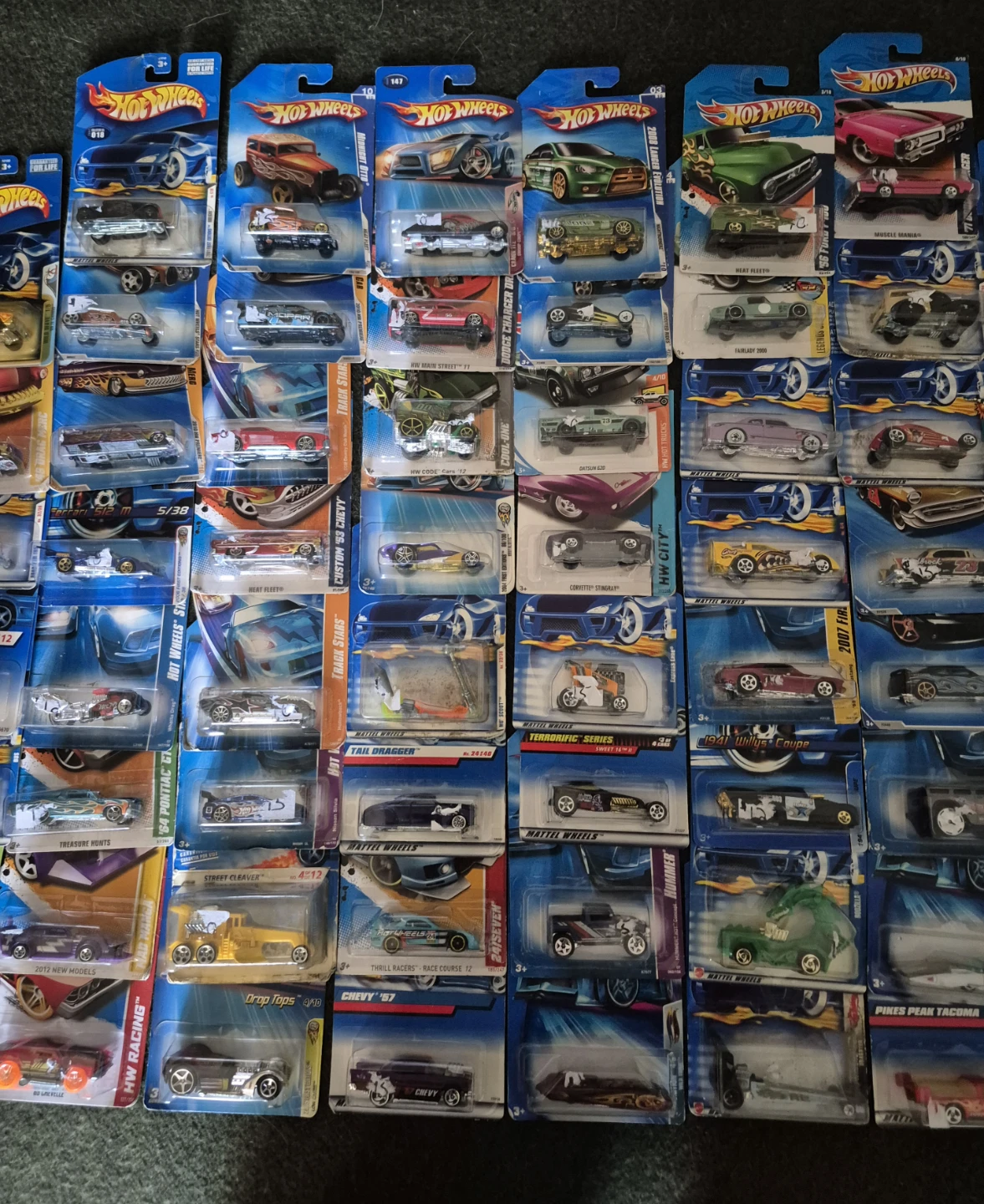 Large Collection of Hot Wheels Die-Cast Cars - photo 2