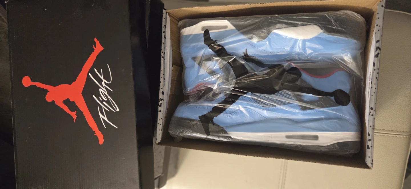 Jordan 4 Retro Travis Scott Cactus Jack style sneakers - photo 4