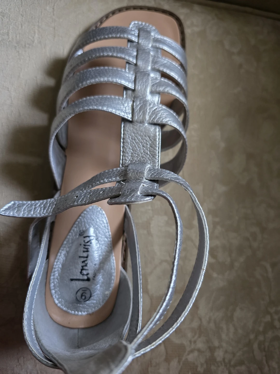 Lonaluisa Silver Gladiator Sandals Size 9