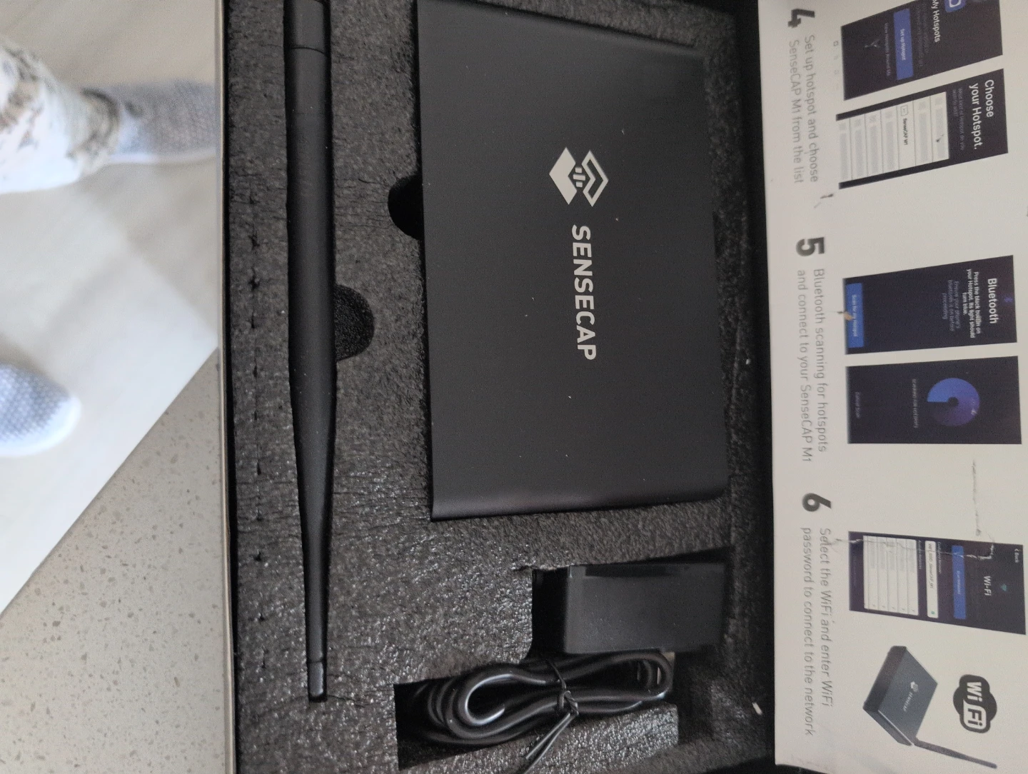 SenseCAP M1 Helium Hotspot