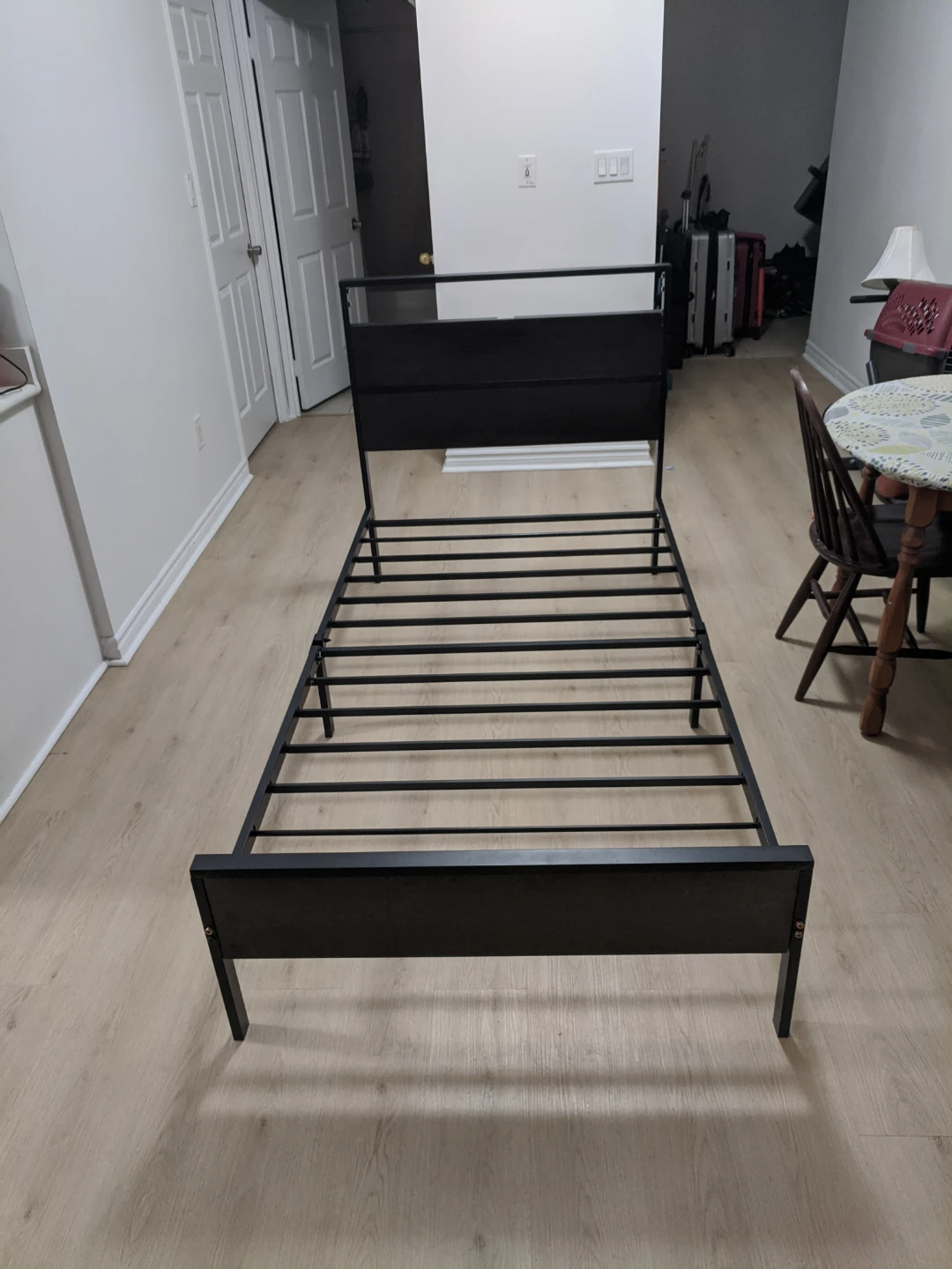 Twin Metal Bed Frame(free delivery) - photo 2