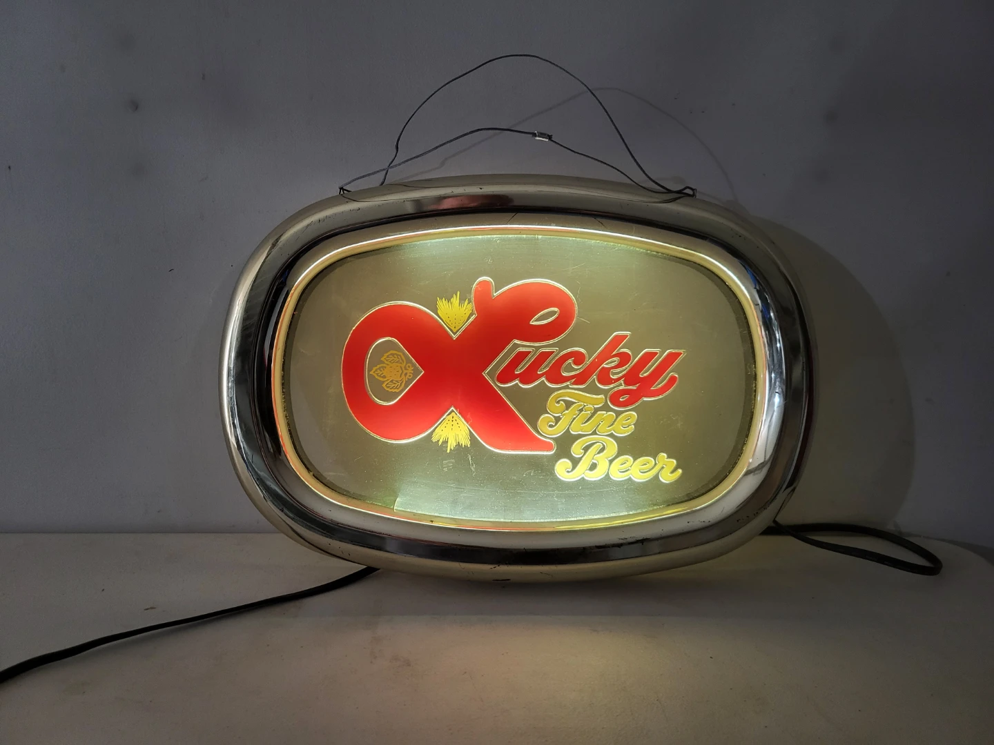 Lucky Lager Vintage Light-Up Beer Signs - photo 4