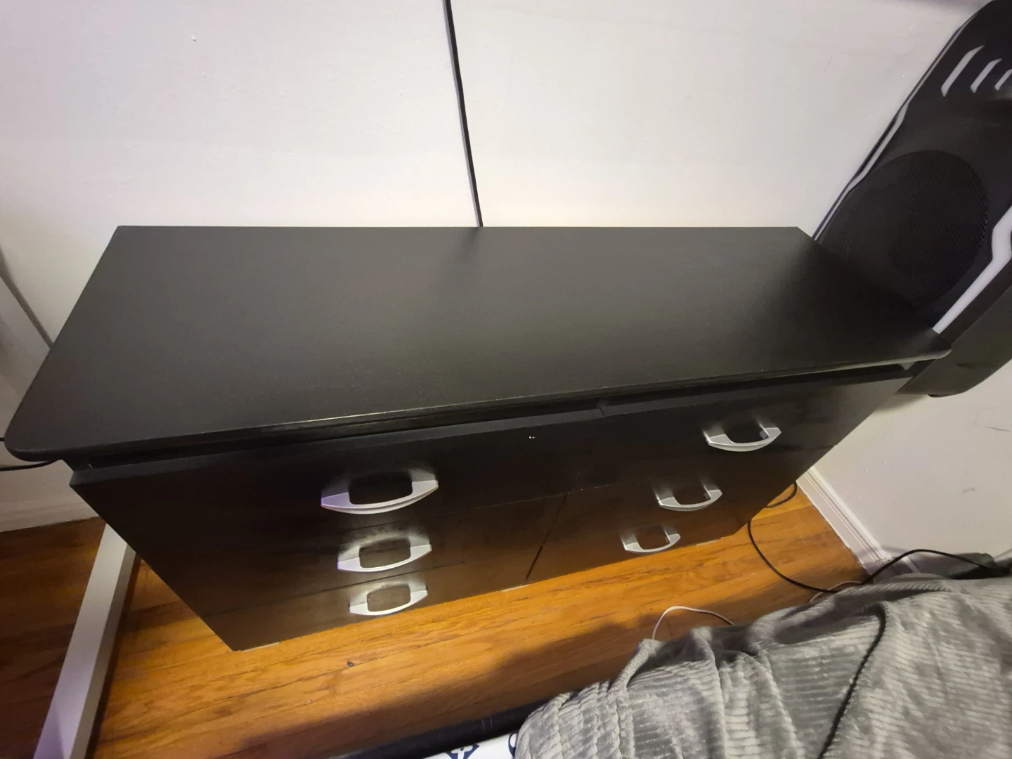 Black 6-Drawer Dresser