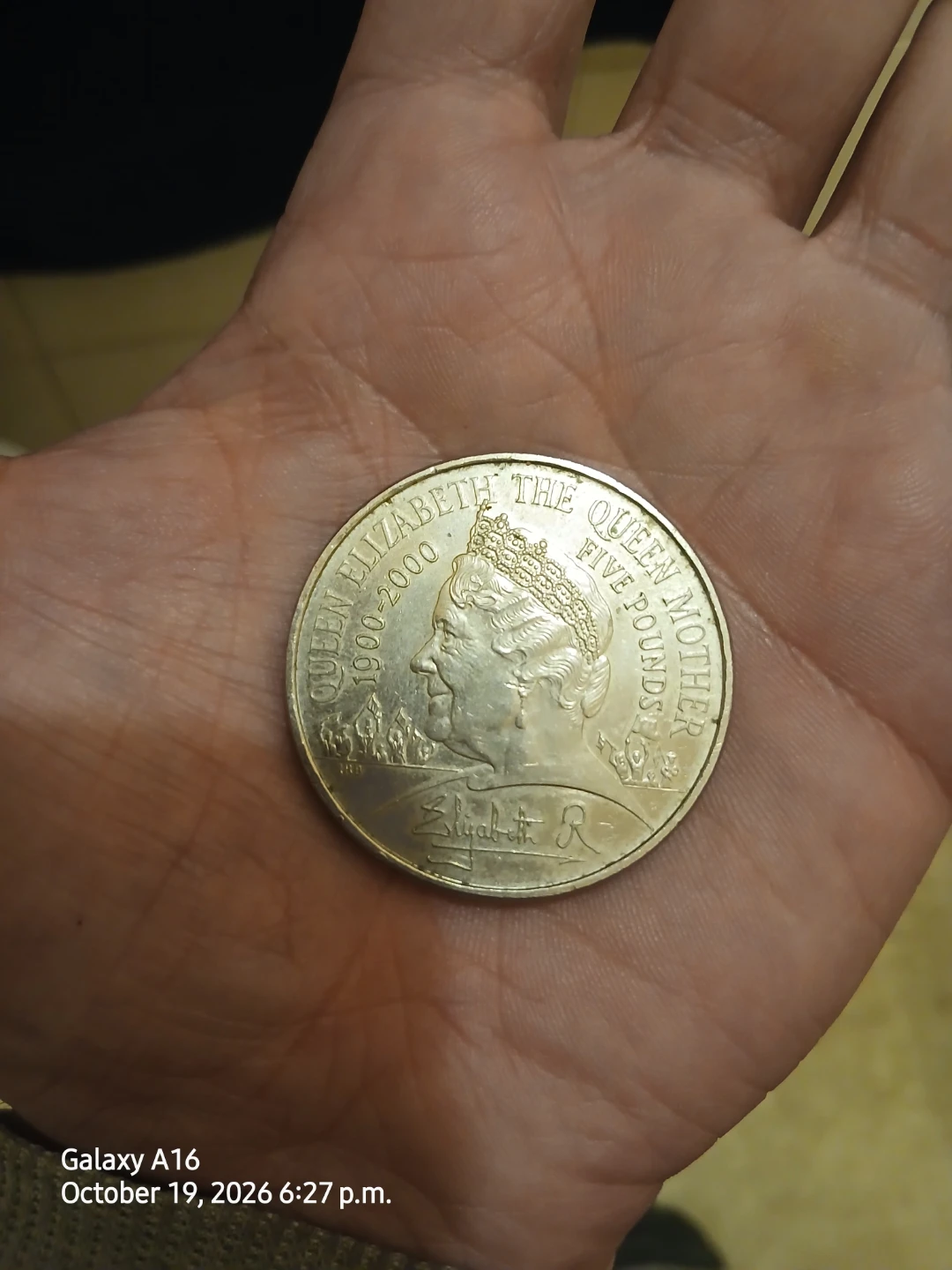 2000 Queen Elizabeth The Queen Mother Five Pounds Coin