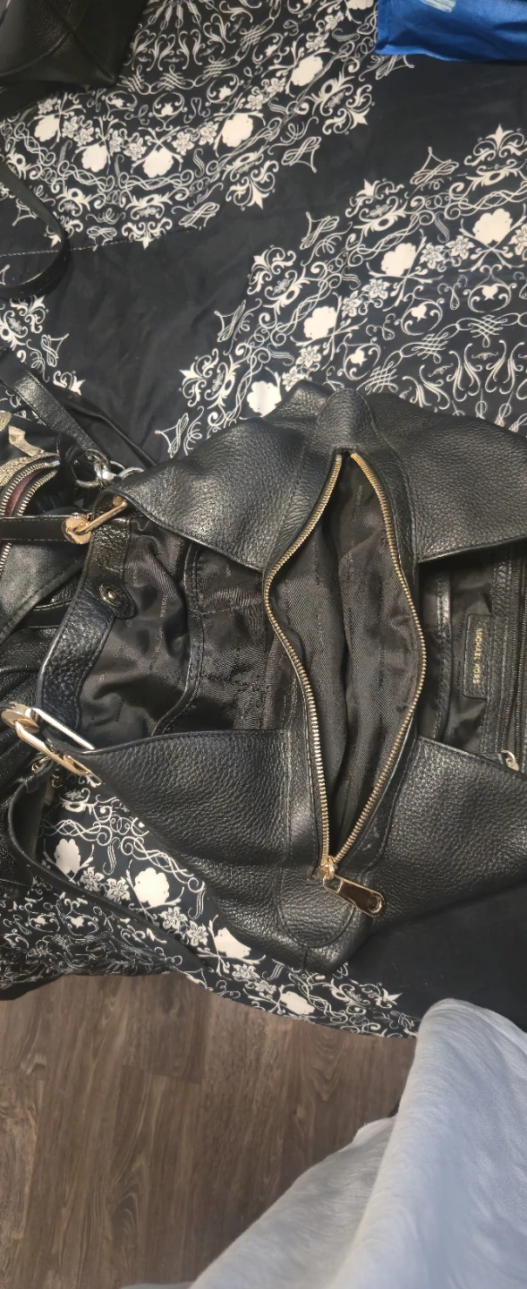 Michael Kors Black Pebbled Leather Shoulder Bag - photo 3