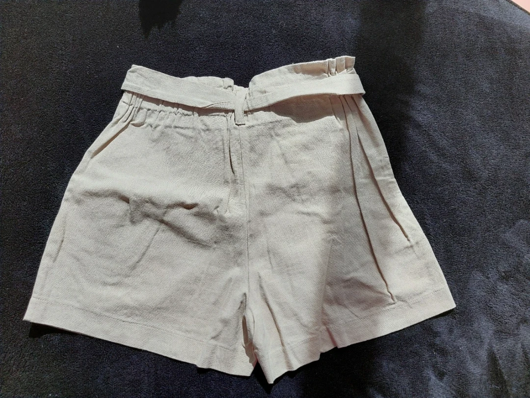 Beige Belted High-Waisted Shorts - photo 2