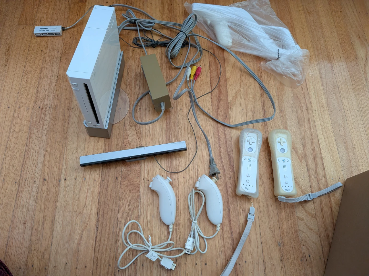 Nintendo Wii Console Bundle with Games