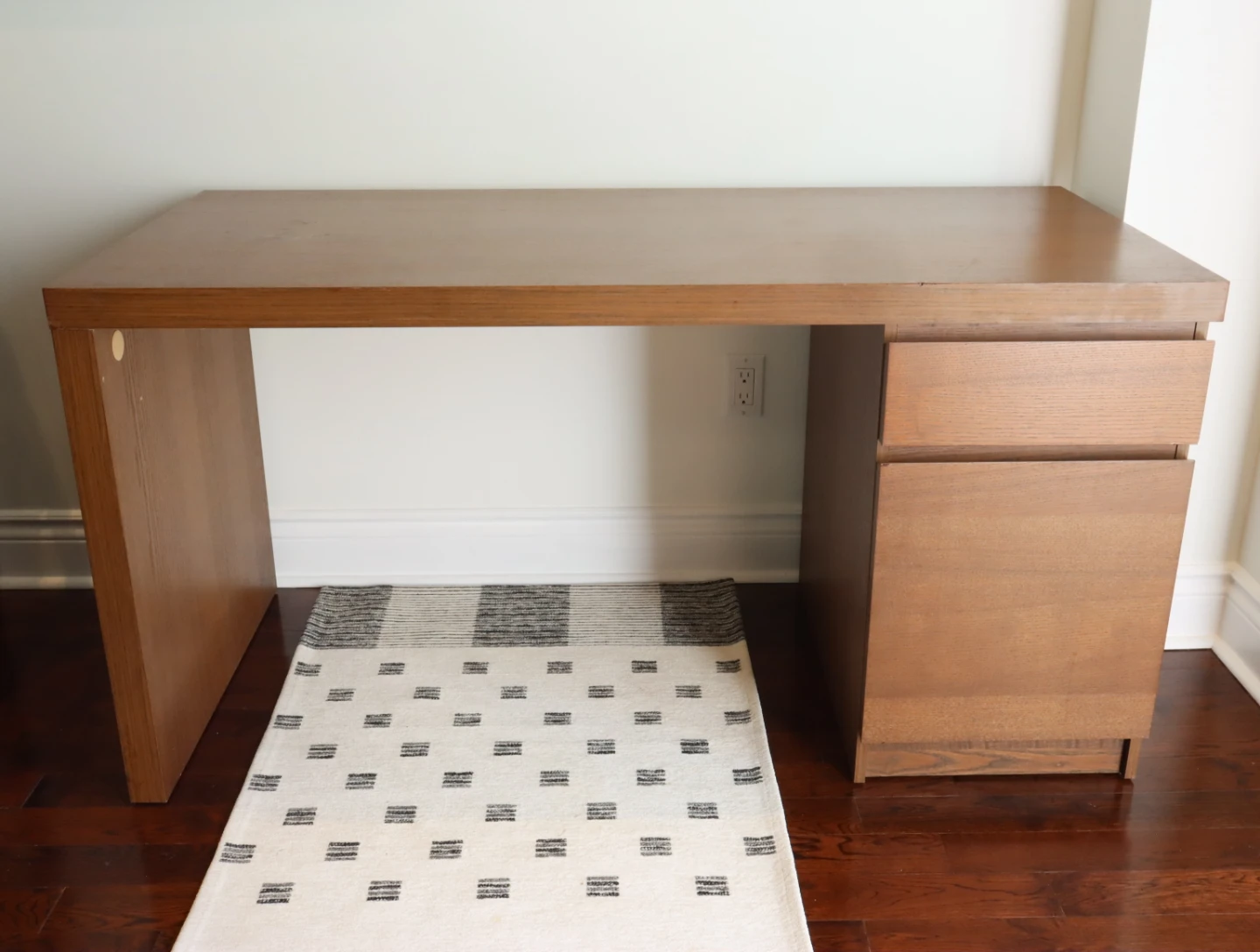 IKEA Malm Desk with IKEA Faux Leather Swivel Chair - photo 3