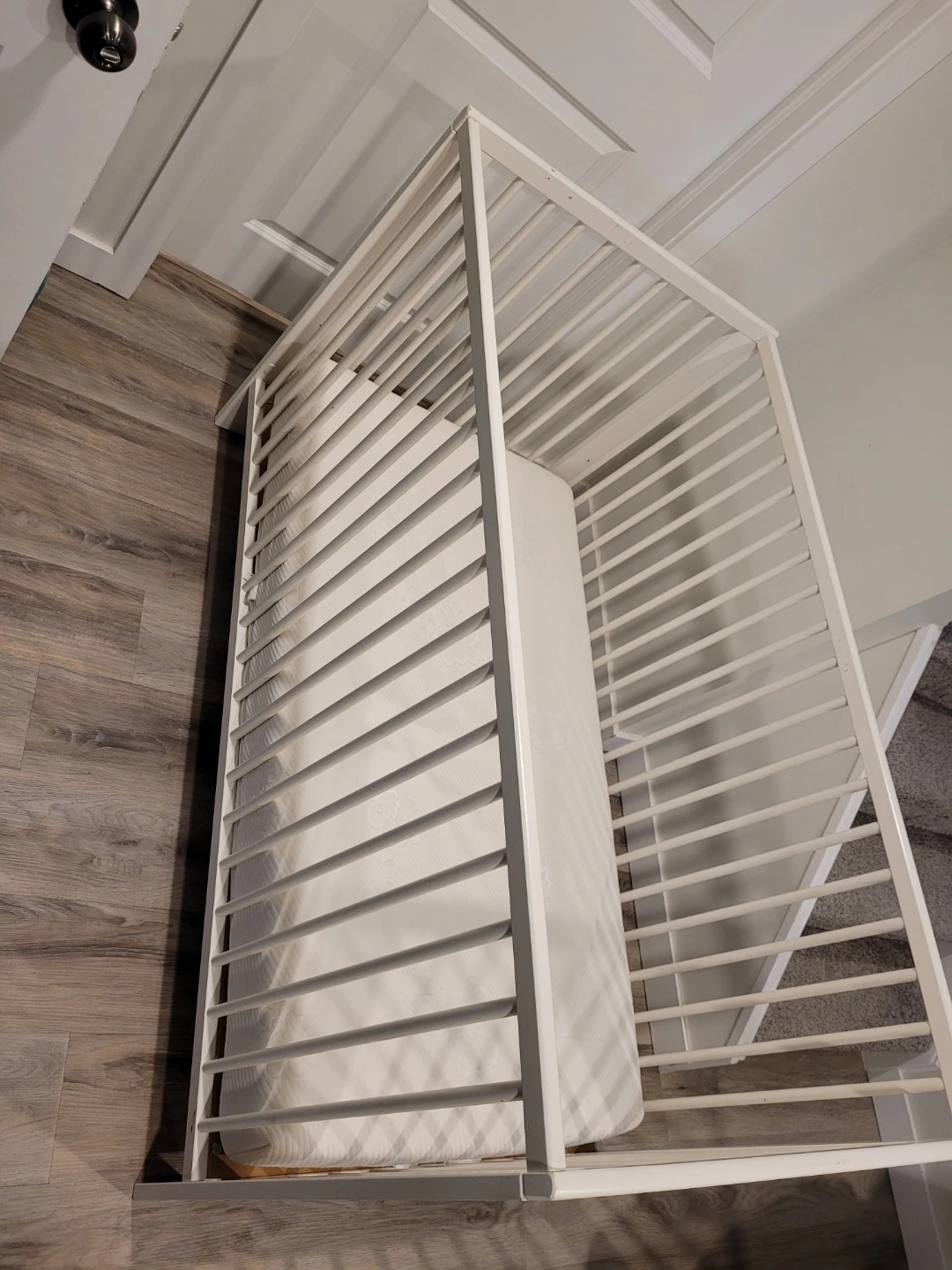 IKEA Crib with Mattress and Sheets - photo 2