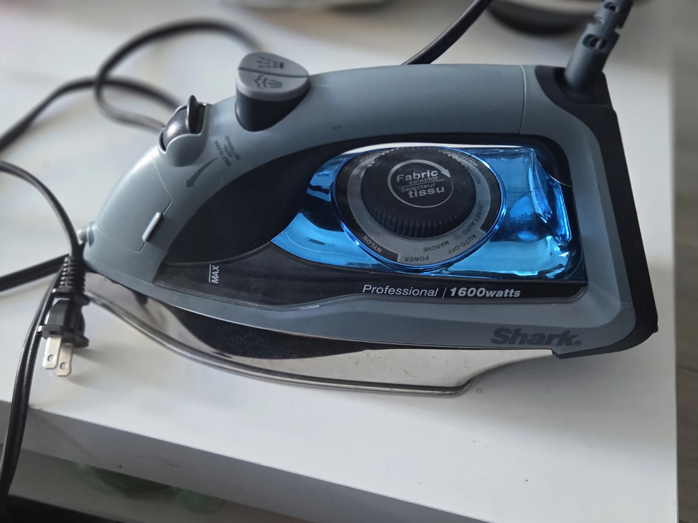 Shark Professional 1600-Watt Iron - photo 3