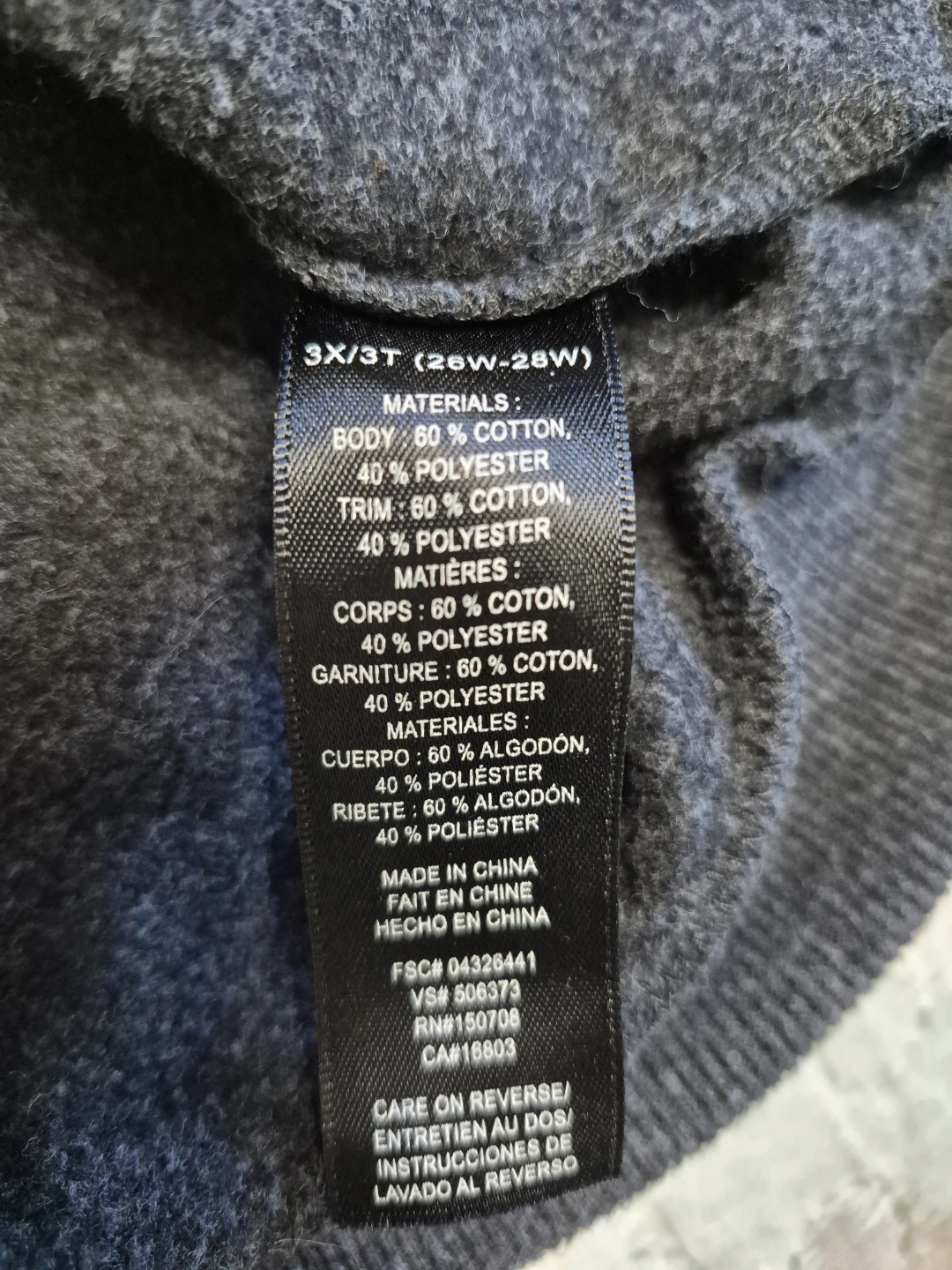 Ladies Size 3X but can fit 5X Sweatshirt by Avon - photo 2