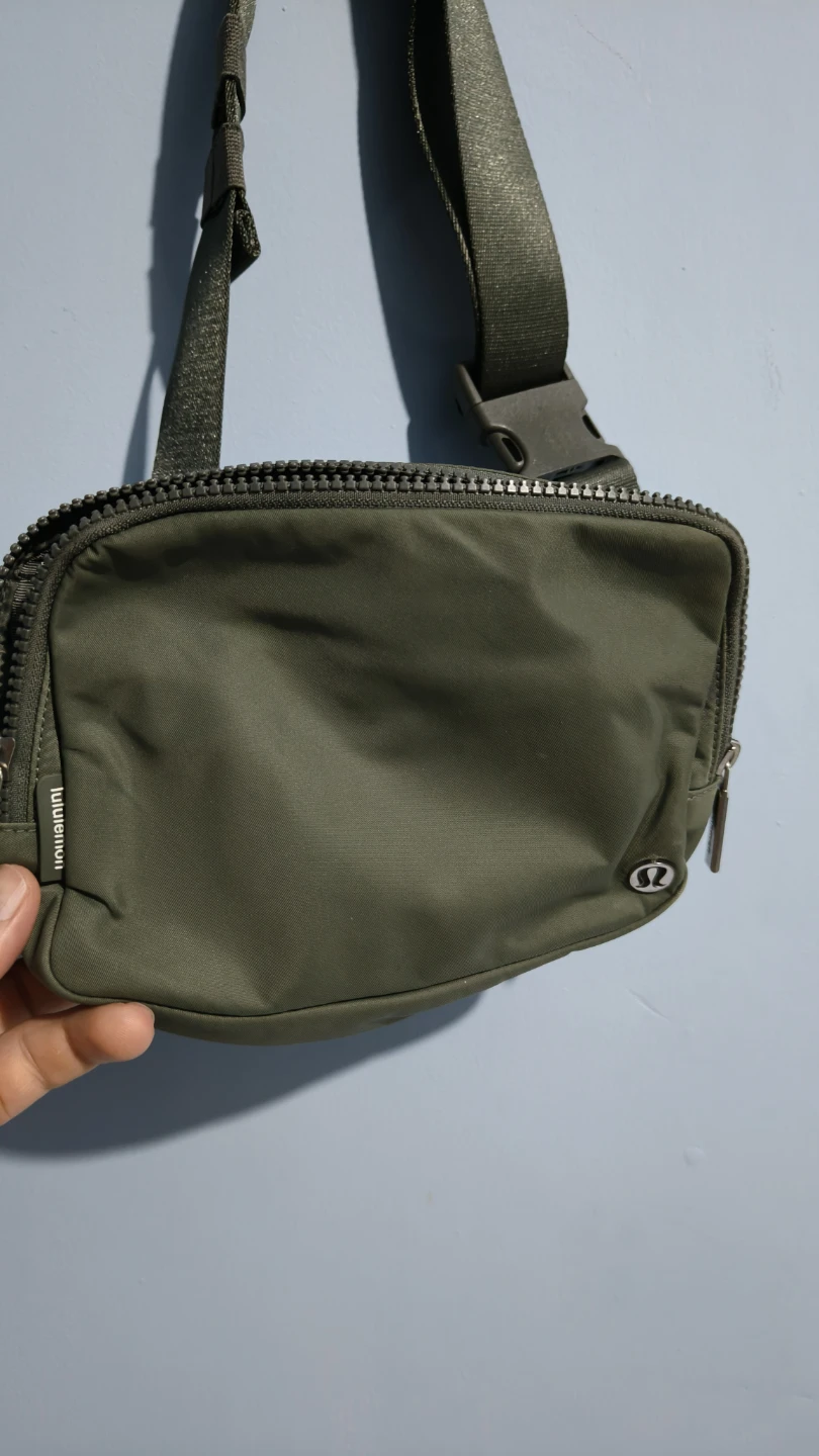 Lululemon Belt Bag - photo 3
