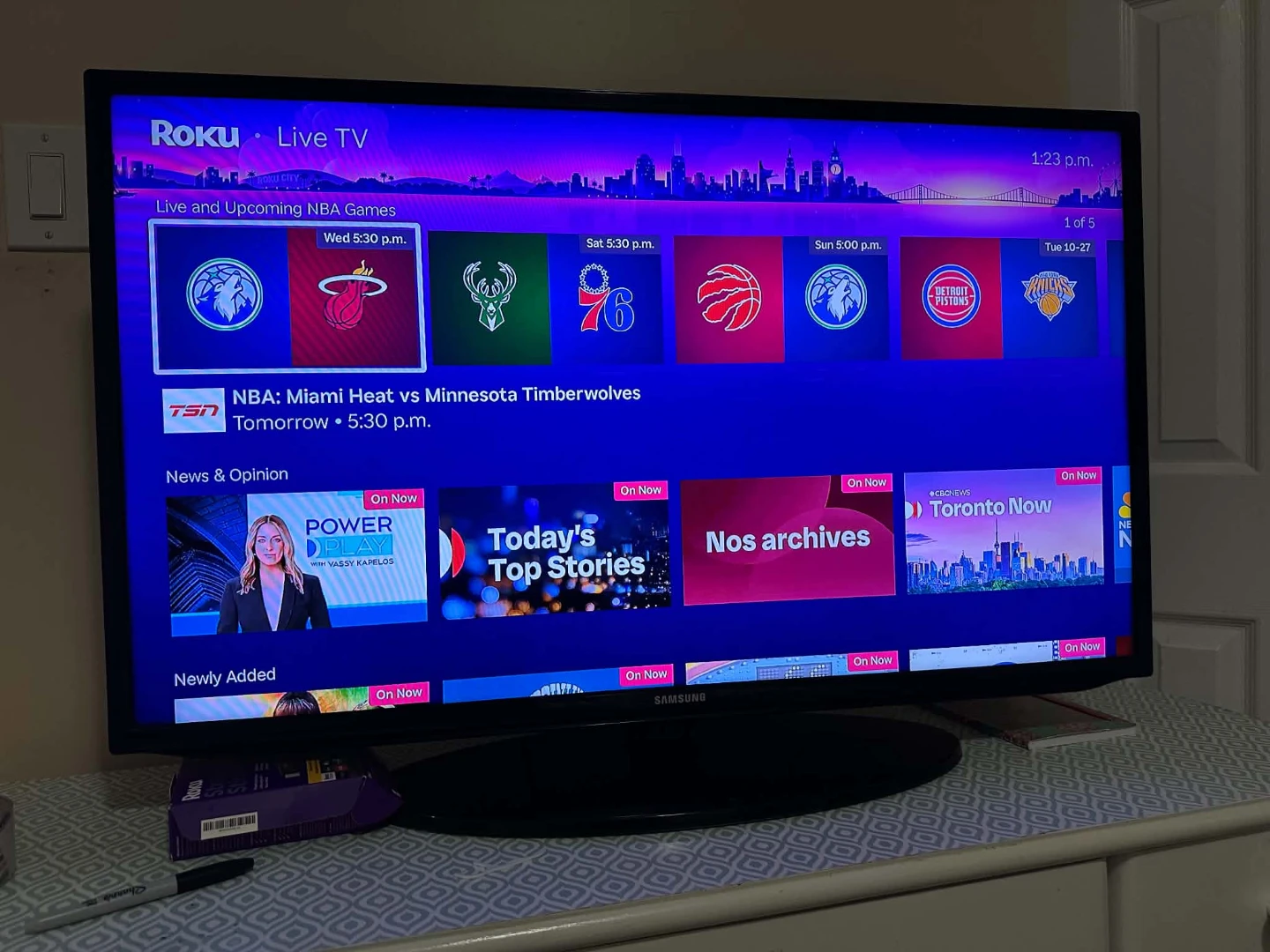 Samsung Smart TV with Roku 40’ - photo 5