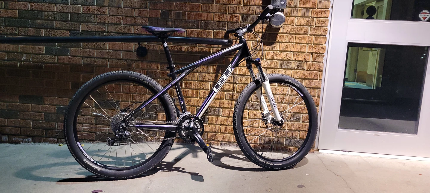 GT Avalanche Mountain Bike - photo 2