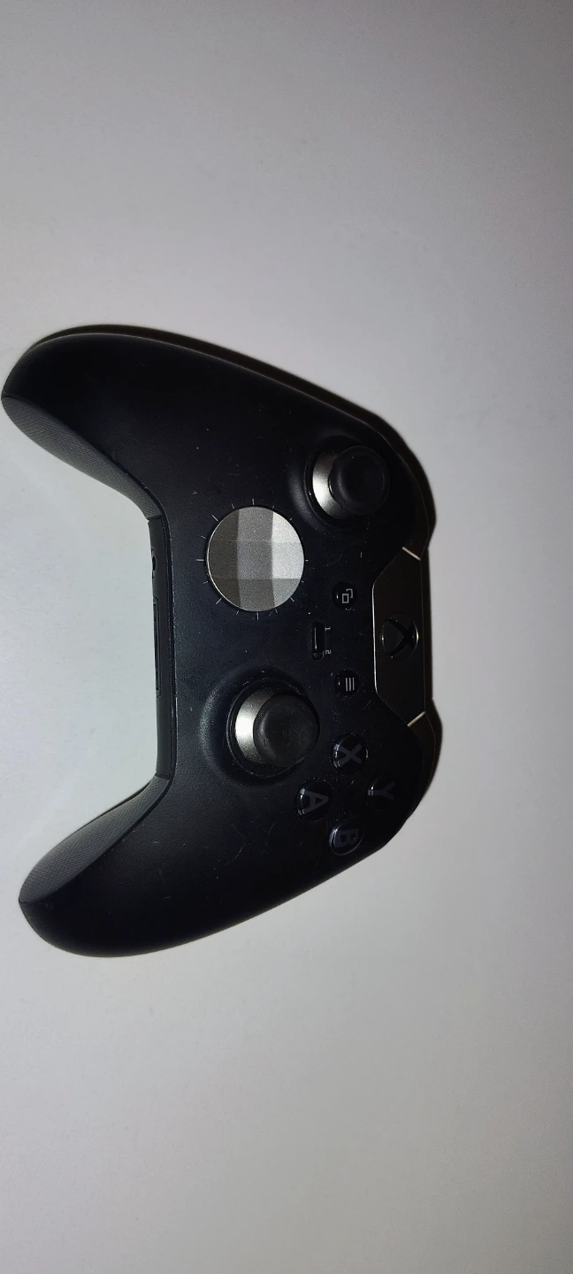Xbox Elite Wireless Controller Series 1 - photo 3