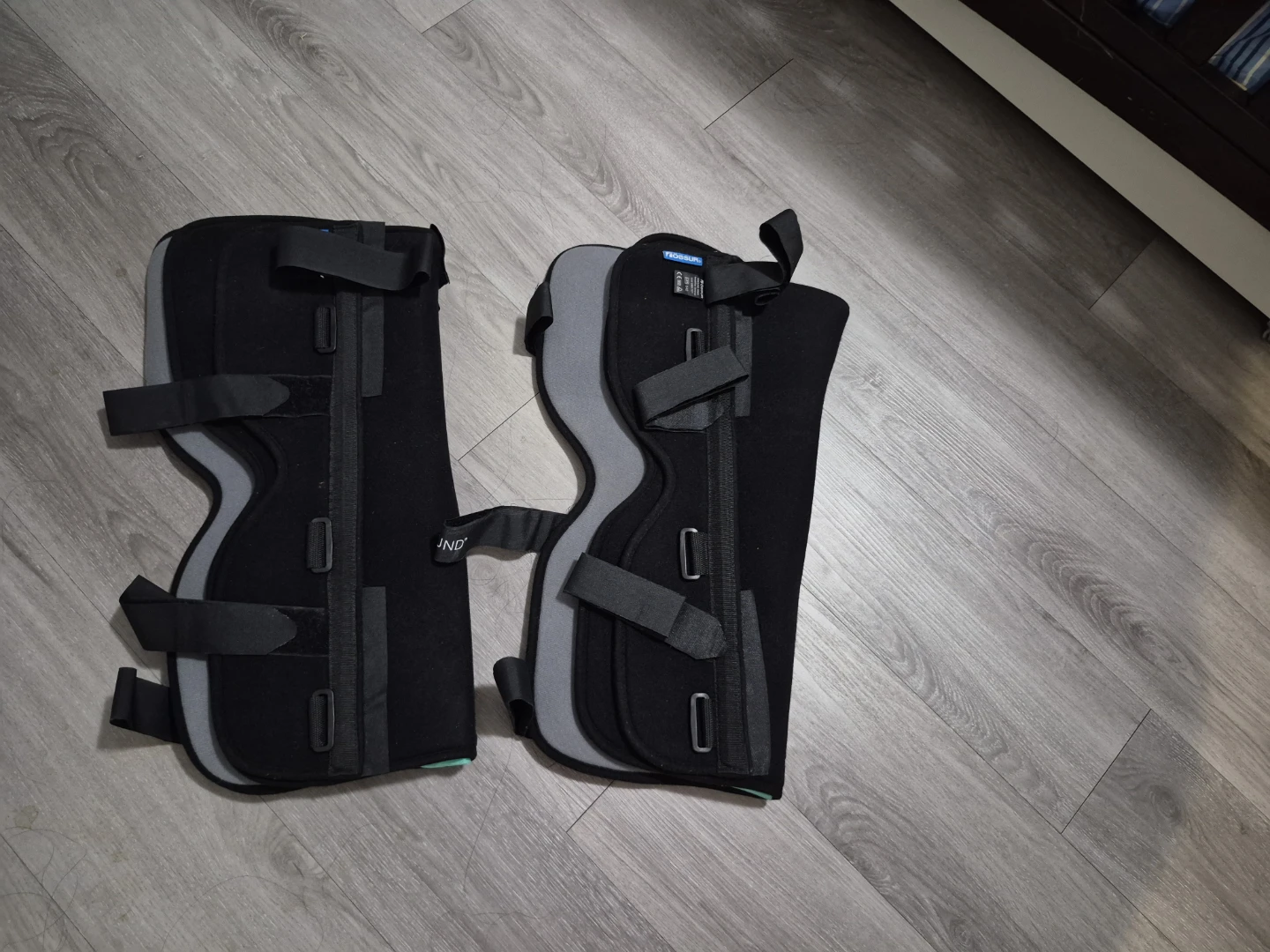 Knee brace - photo 2