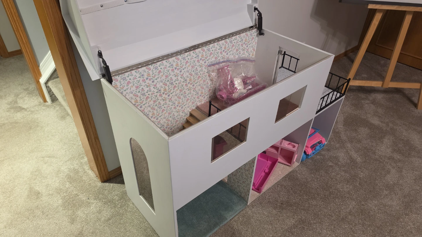 Barbie Dollhouse with Garage and Balcony - photo 3