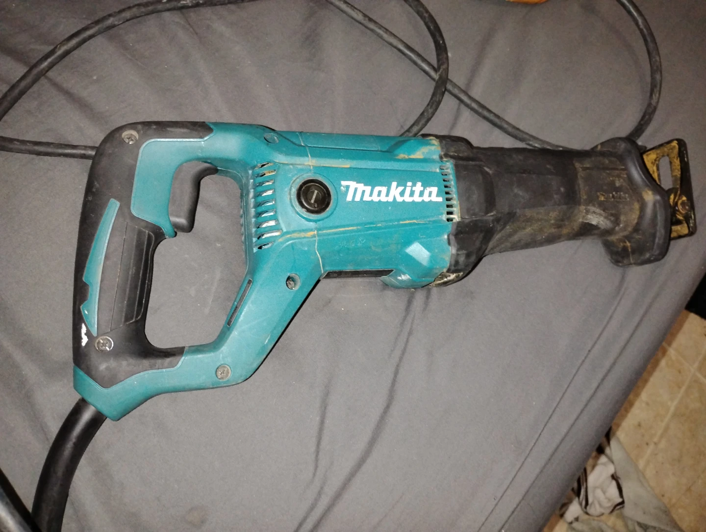 Makita JR3051T Reciprocating Saw - photo 3