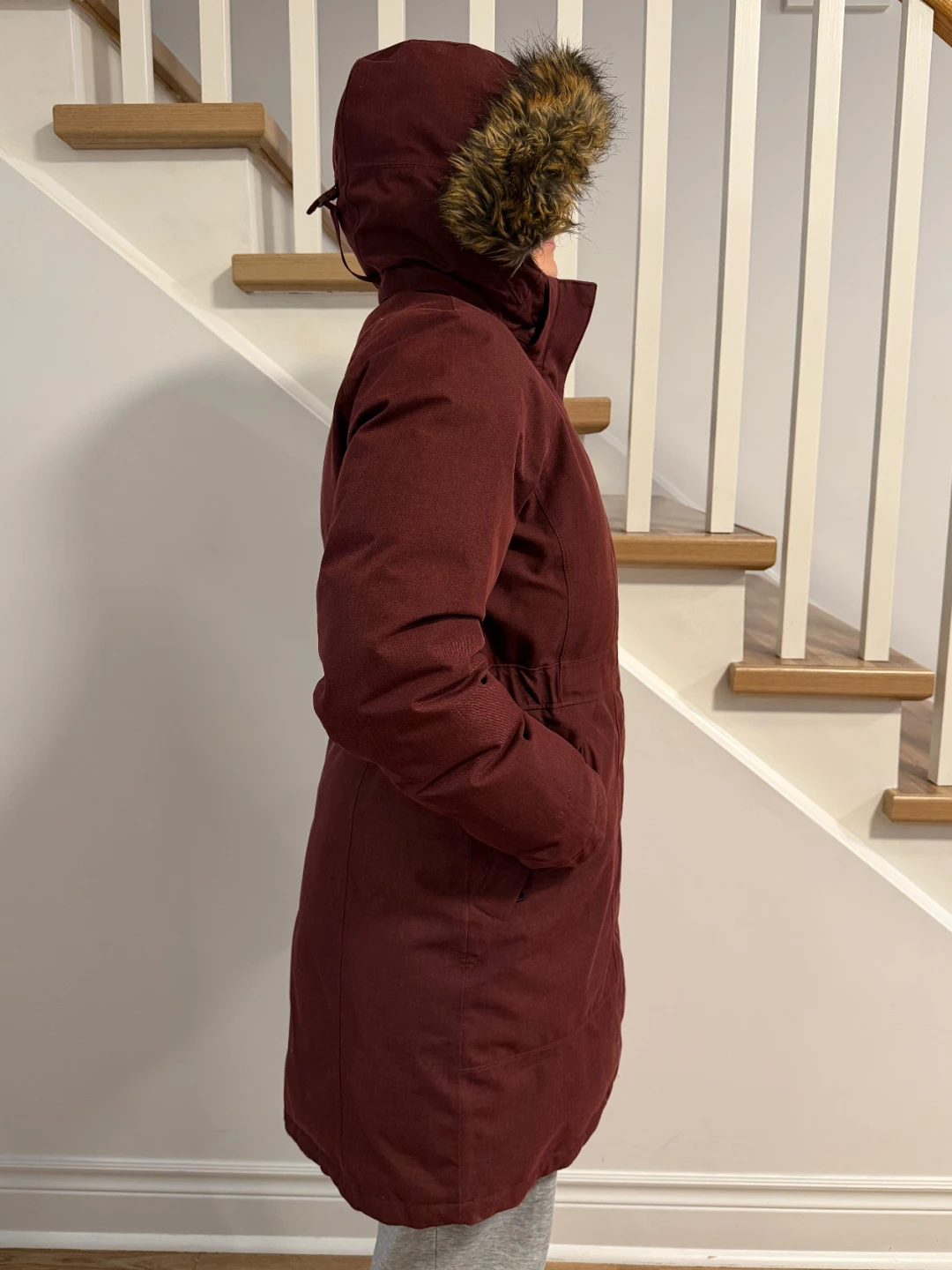 Women’s Medium North Face Arctic Parka in red - Winter Jacket - photo 5