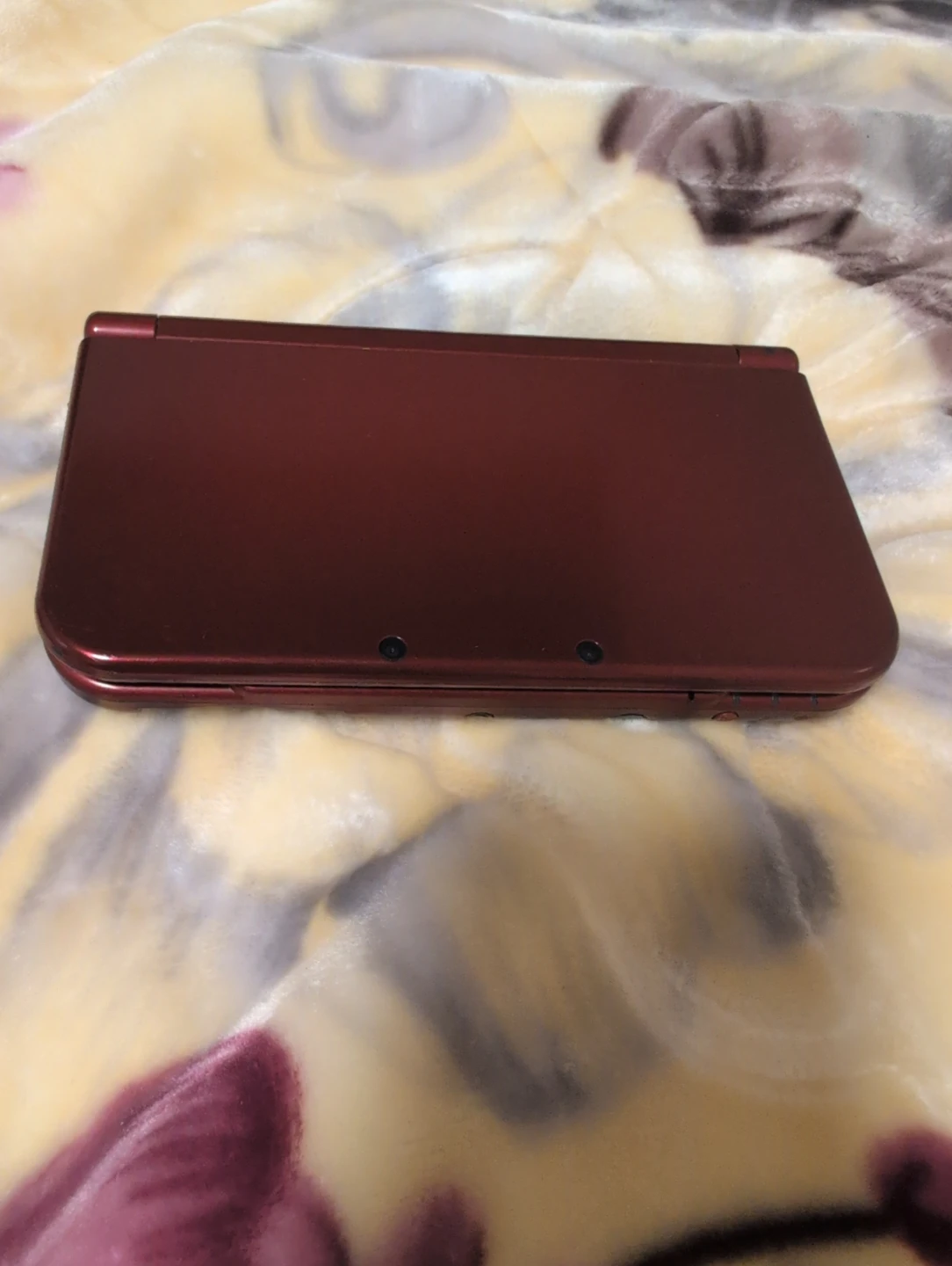 Nintendo 3DS XL Handheld Console - Red