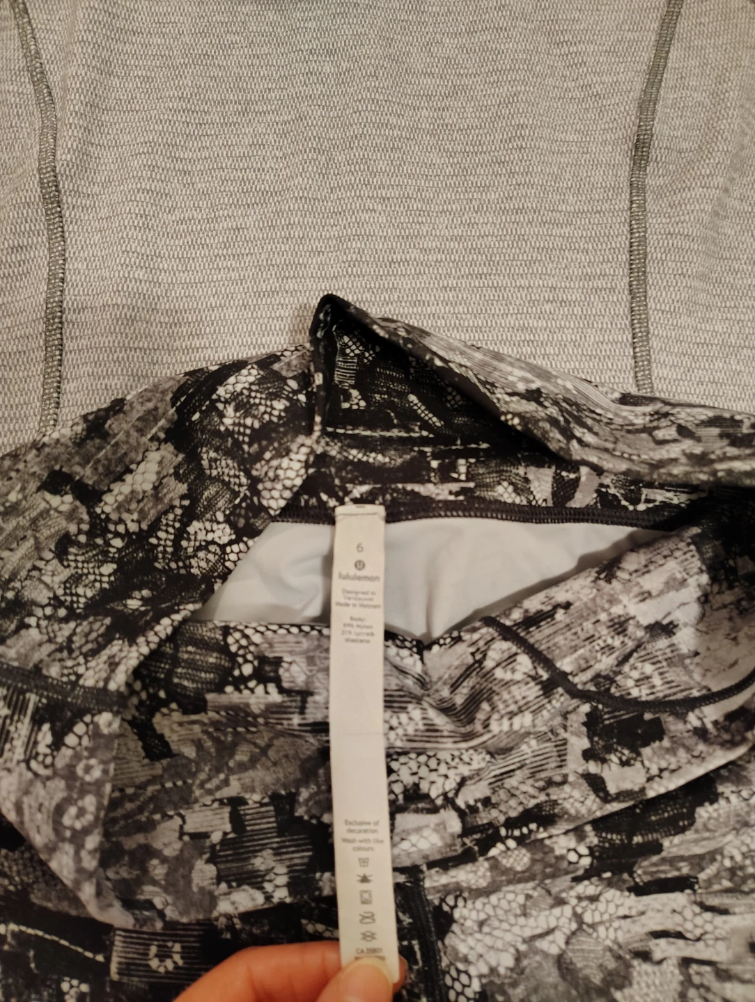 Lululemon hoodie + leggings in size 6 🖤 - photo 5