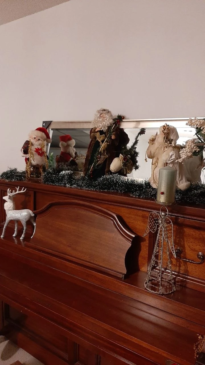 Vintage Style Christmas Santa Figurine - photo 3