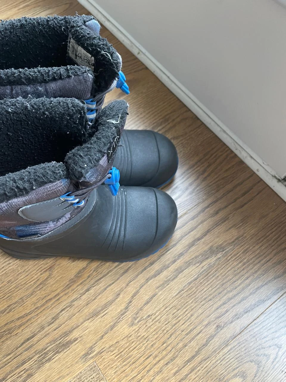 XMTN Kids Winter Boots Size 3 - photo 2