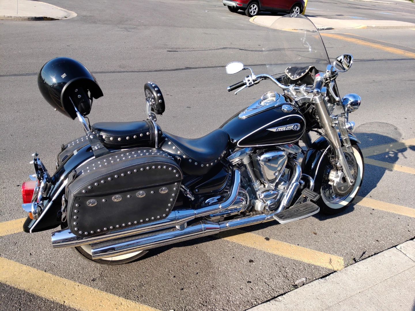 Yamaha Road Star Silverado Motorcycle - photo 4