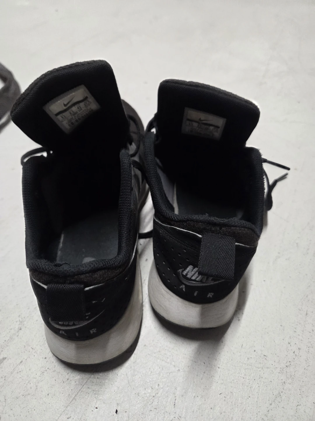 Nike Air Max Tavas Sneakers - photo 4