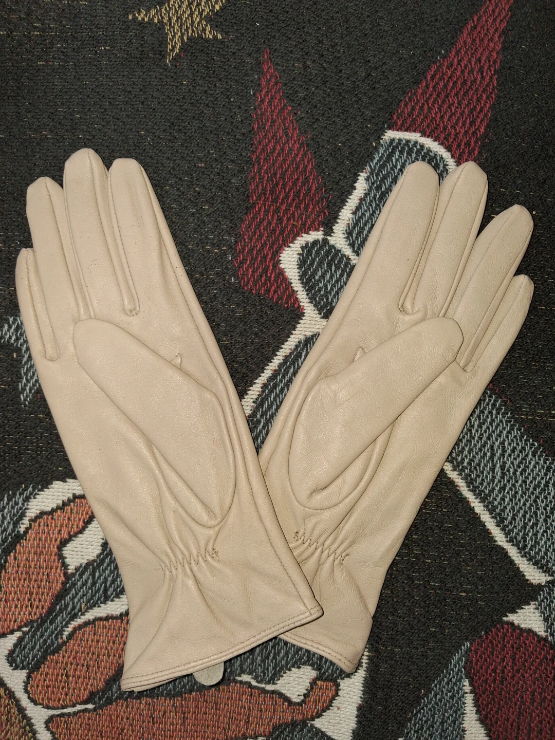 Beige Leather Studded Dress Gloves - photo 2