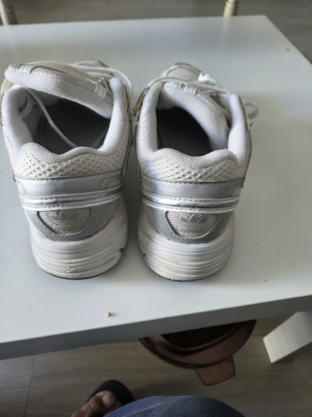 Adidas White Sneakers US Size 7 - photo 4